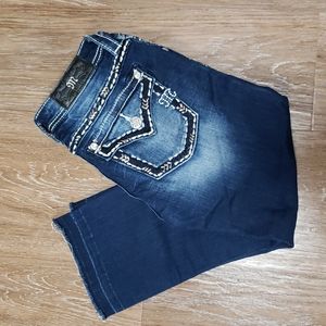 (26) Miss Me Jeans Signature Capri Raw Hems Slim Fit Vacation Distressed Fancy